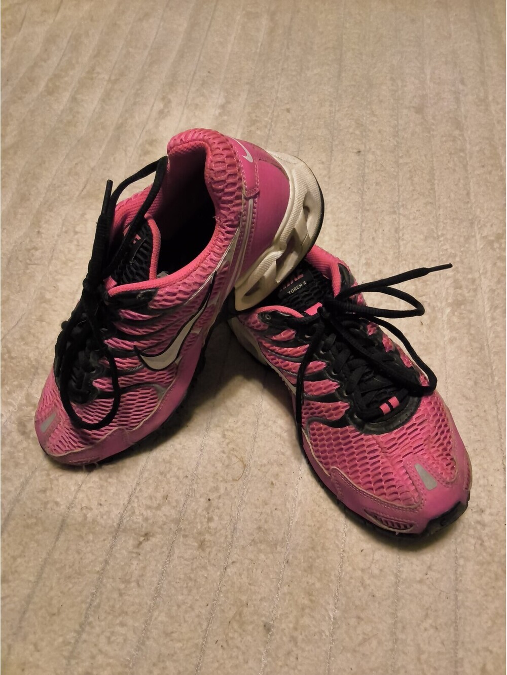 Nike Torch 4 Pink and Black Running Shoes 8.5